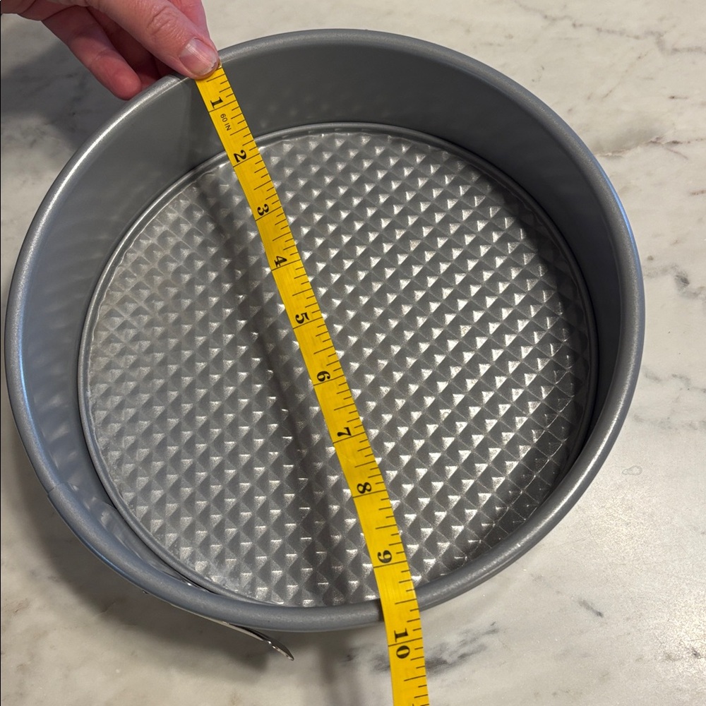 Silver Springform Cake Pan 9.5 inch - Picture 4 of 4